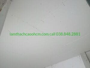đóng trần thạch cao cho khách thảo điền quận 2