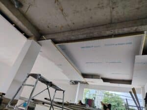 đóng trần thạch cao giật cấp